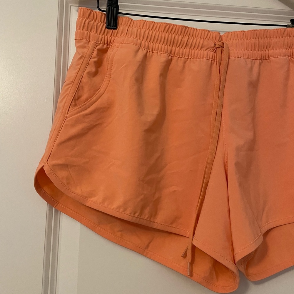 NWT Columbia Bogata Bay Stretch Short 3” Inseam exercise shorts - Picture 4 of 10